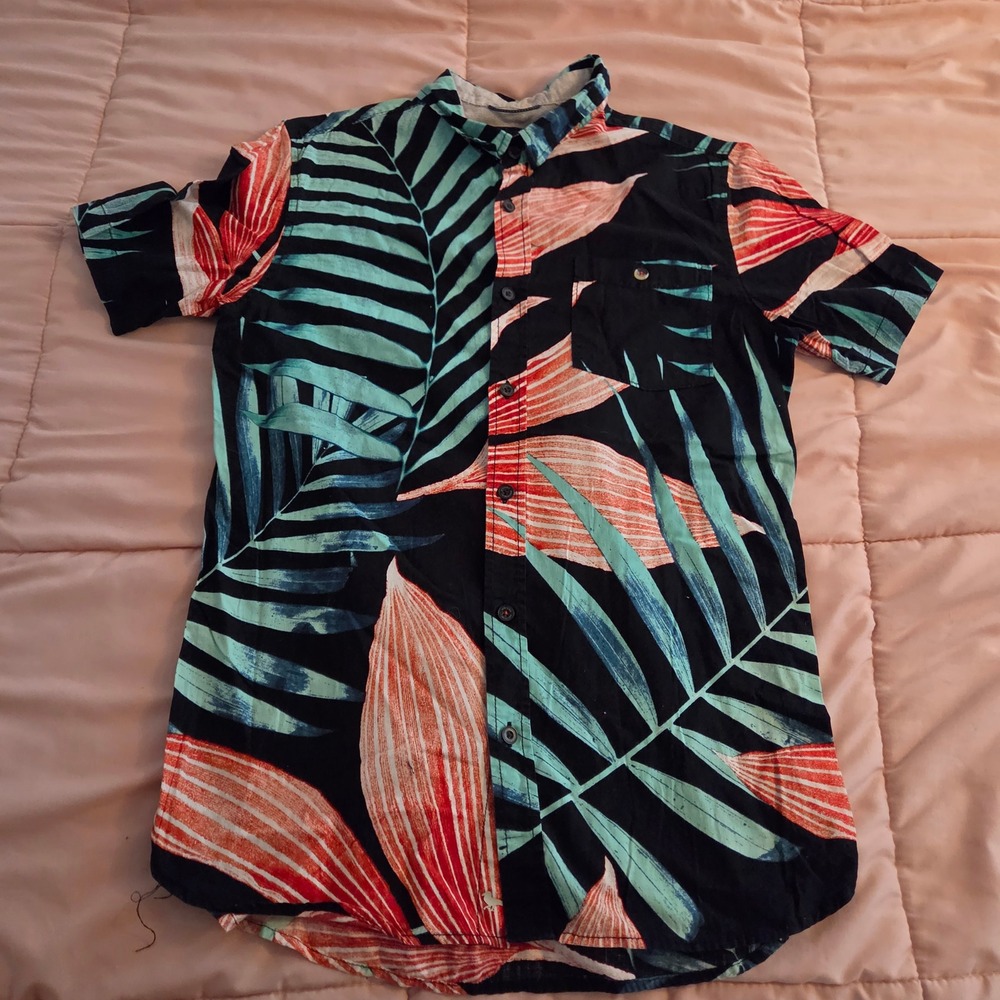 Modern Amusement Mens Medium Tropical Leaf Print Short Sleeve Button Down Shirt